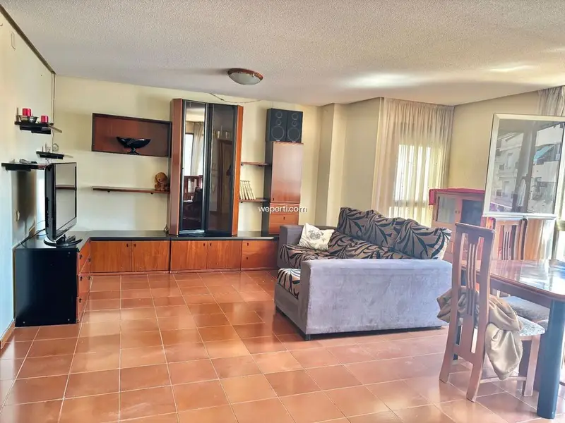 Apartamento en Torrevieja con Vistas al Mar 3 Dormitorios 2 Baños