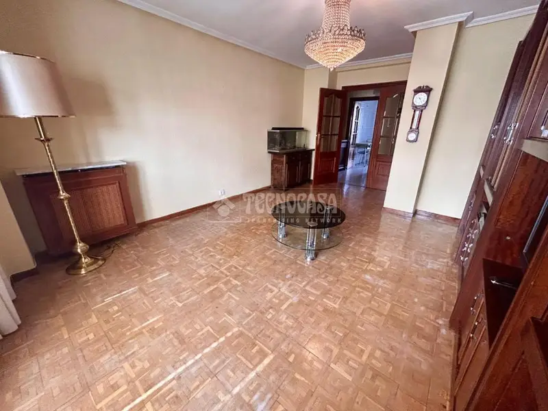 Piso en Venta en El Ejido Leon 4 Dormitorios Terraza