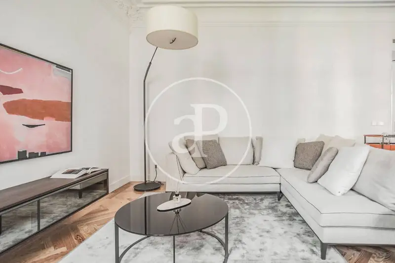 Apartamento en alquiler Madrid ciudad  tres habitaciones en suite