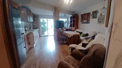 Casa Adosada en Venta en Maracena 5 Dormitorios 3 Baños Piscina