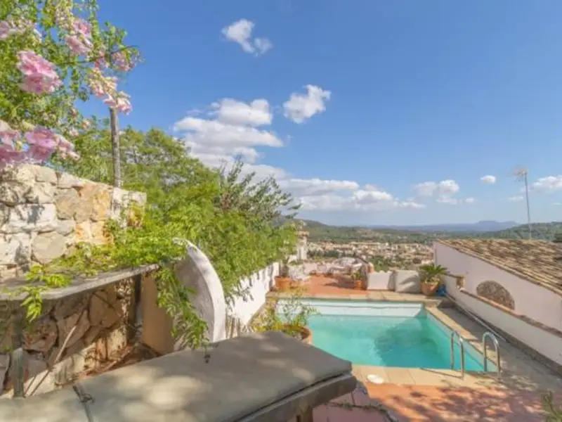 Chalet con Piscina y Vistas en Alaró