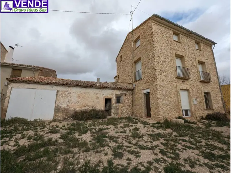 Casa de Campo en Villena 264m2 3 Plantas