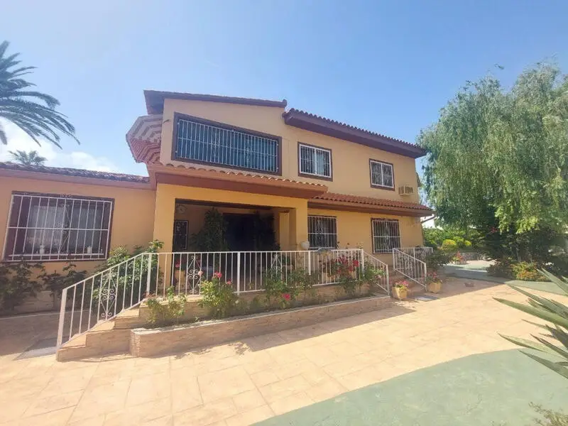 Espectacular Villa de Lujo en Albir 5 Dormitorios 2 Piscinas