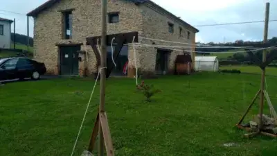 Chalet con Licencia de Albergue en Finca de 27000 m2