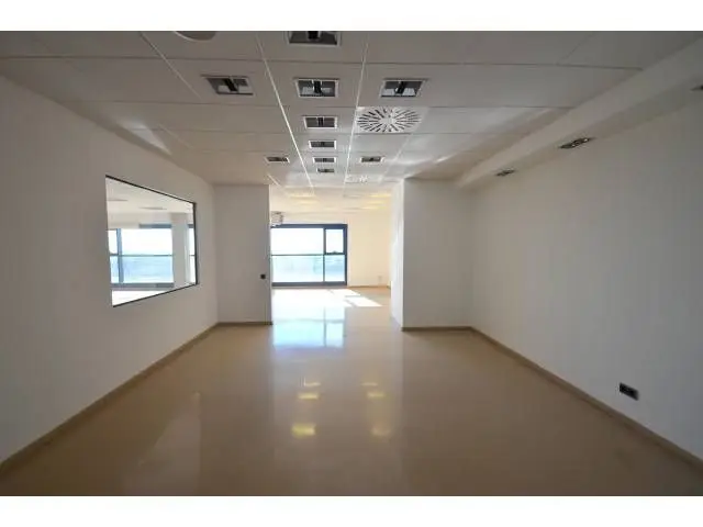 Nave Comercial en Alquiler 1205m2 Vistas al Mar