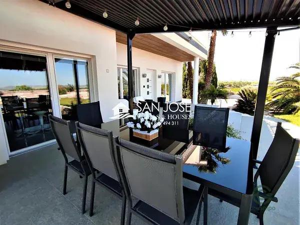 Chalet de Lujo en Novelda con Piscina y Gimnasio