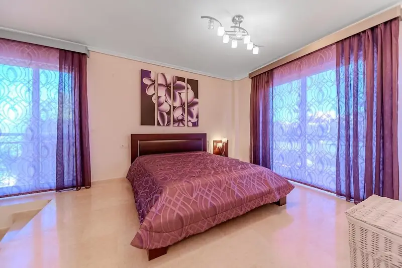 Villa de Lujo en Torrevieja Cerca de la Playa