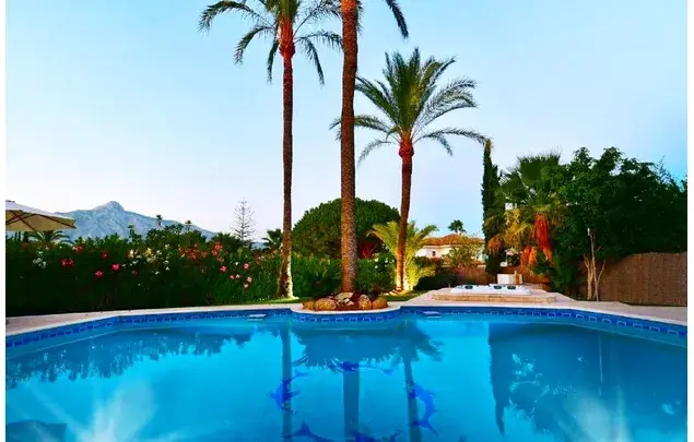 Villa en Marbella 5 Dormitorios 12 Personas Piscina Privada