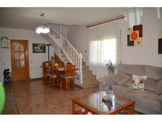 Chalet en Cunit con Jardin y Barbacoa Ideal para Familias