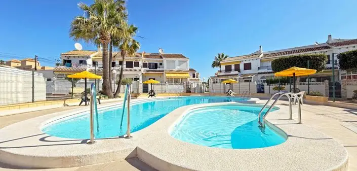 Bungalow 2 Dormitorios Torrelamata Reformado Piscina Comunitaria