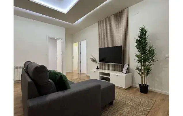 Alquiler habitaciones Madrid - Piso amueblado con aire acondicionado