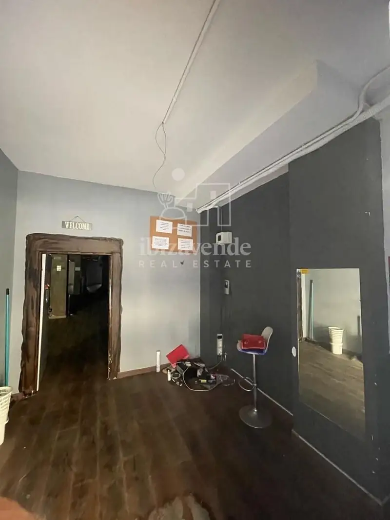 Local Comercial 270m² Ibiza Centro: Oportunidad Negocios