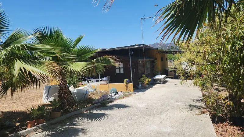 Terreno con Casa en Estepona 3161m2