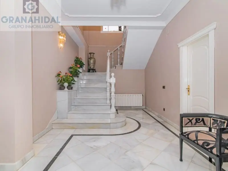 Casa en Venta Maracena Gran Capacidad 3 Plantas