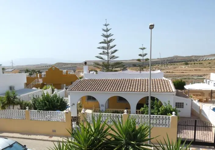 Villa en Venta Camposol 2 Dormitorios Jardin Solarium