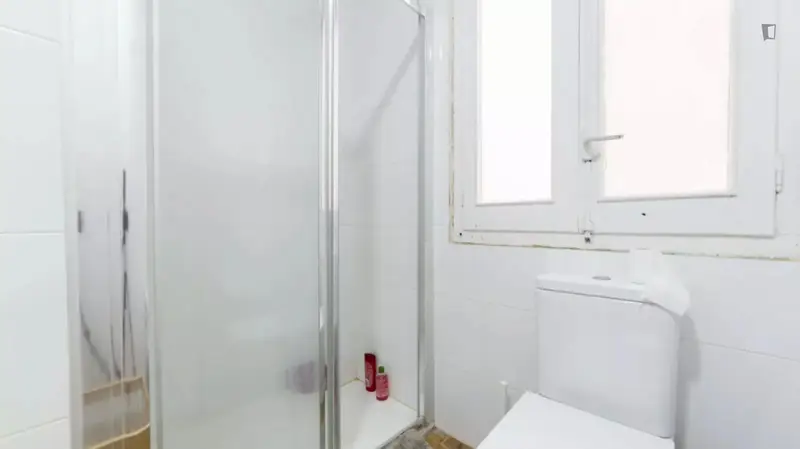 Habitacion Doble en Piso de 7 Habitaciones
