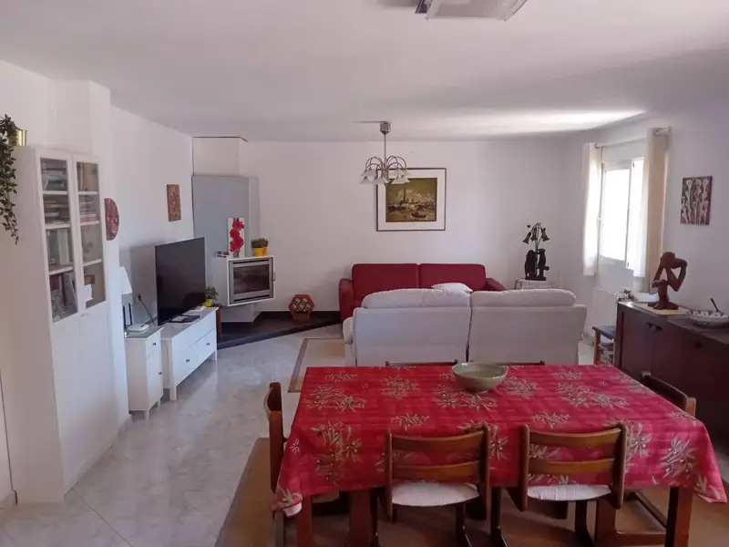 Chalet con Piscina y Jardines Tropicales en Puerto Lumbreras