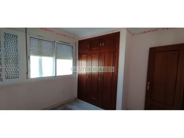Piso en Paseo Marítimo Puerto Real 2 Dormitorios Cerca del Centro