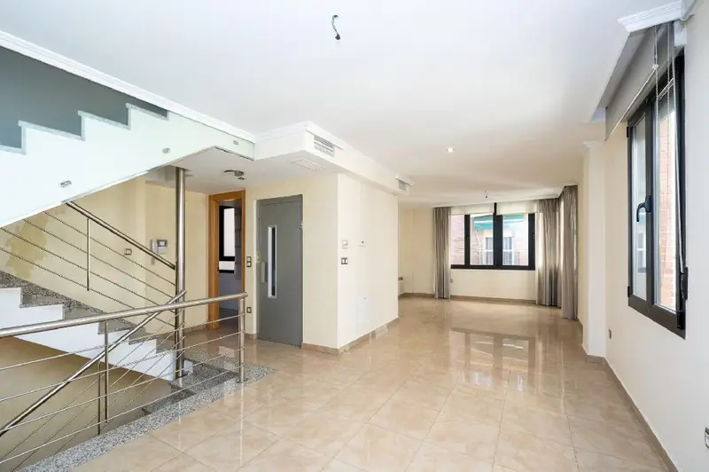 Casa en Centro Granada 5 Plantas 365m2 Garaje Terraza Ascensor
