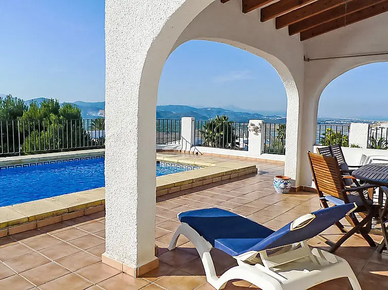 Casa-Villa de 3 Dormitorios alquiler Pegó, España