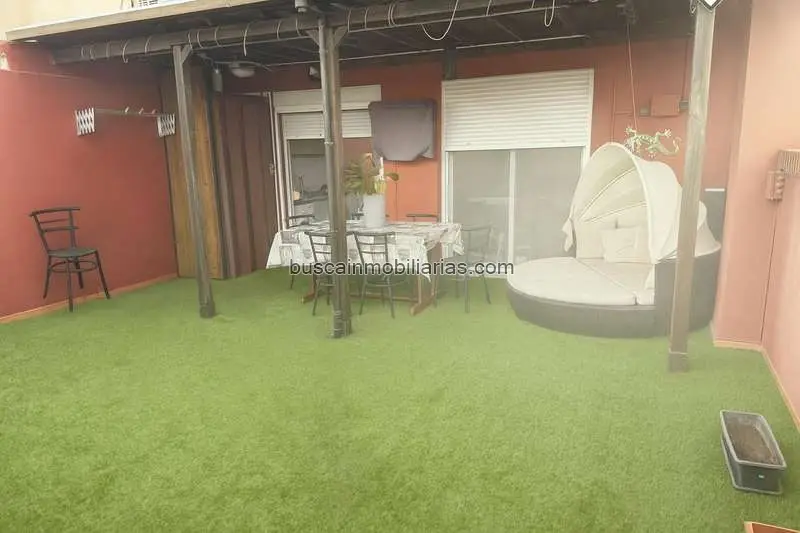 Ático en Venta Alaquàs: Luminoso con Terraza y Garaje
