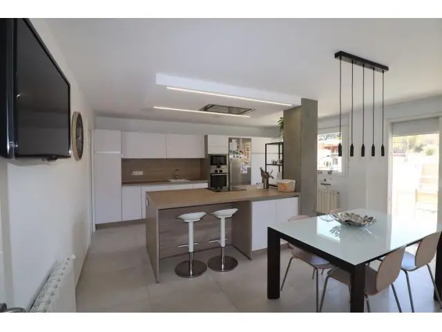 Bungalow con Piscina en Avenida de Ronda