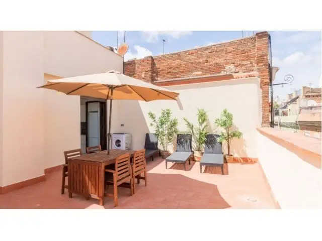 Vivienda de Lujo con Terraza Privada en Barcelona