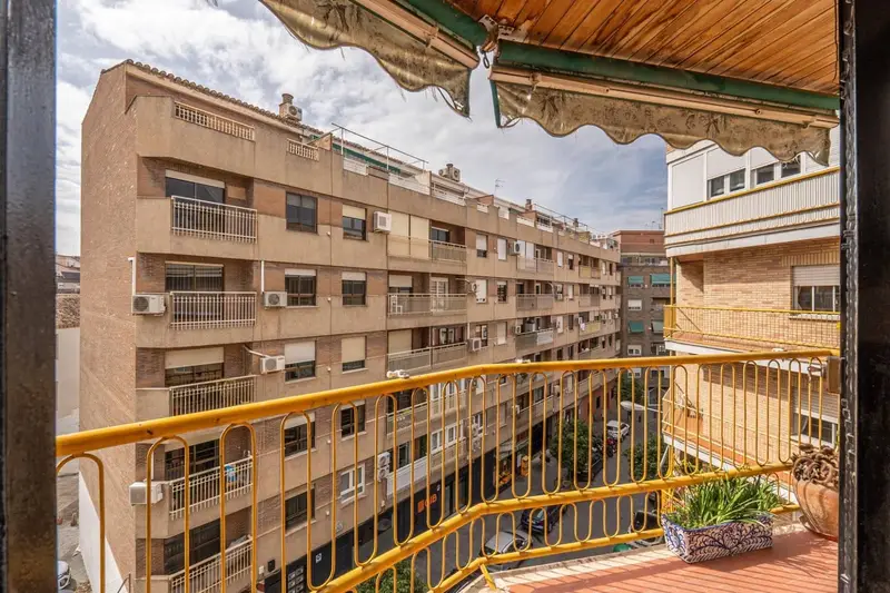 Piso en venta en Granada ciudad cerca de Plaza de Gracia