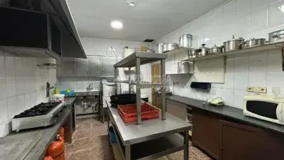Casa Adosada en Venta Baeza Dos Pisos 240m2 Local Comercial