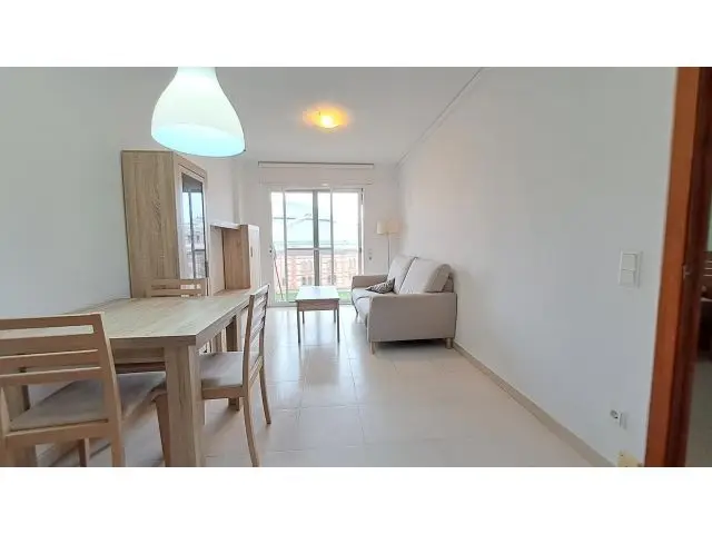 Bonito piso de una habitación amueblado y equipado muy céntrico. Tarragona