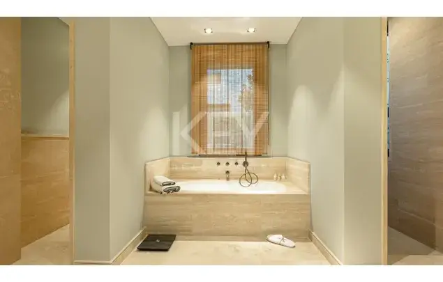 Alquiler Apartamento 3 Dormitorios 240m2 Finca Cortesin