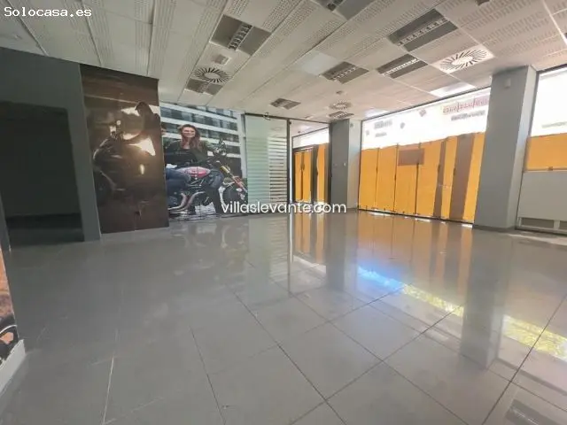 Local Comercial Reformado en Benidorm 106m2 Alquiler