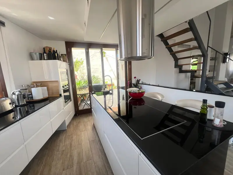 Casa restaurada 4 dormitorios Málaga licencia turística