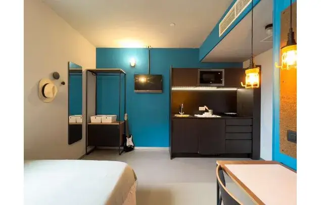 Estudio 20m2 Barcelona Amueblado Estudiantes Cocina Jardin