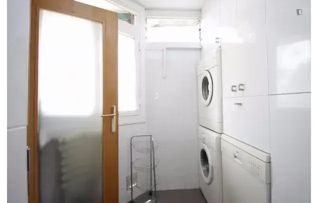 Alquiler Apartamento 4 Dormitorios Barcelona Estudiantes Profesionales