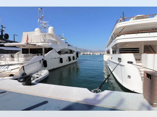 Apartamento en Puerto Banus Frente al Mar