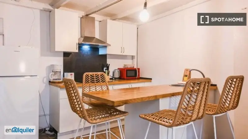 Piso de 2 habitaciones en alquiler en Argüelles.