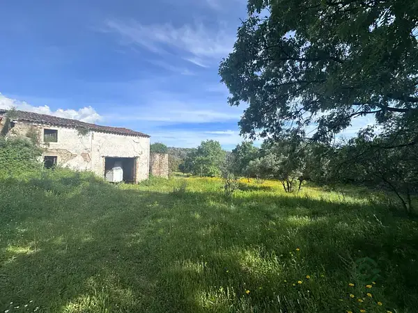 Finca Rustica 1500m2 con Huerta y Construccion para Reformar