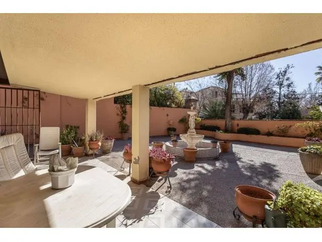 Piso con Jardin Privado en Granada