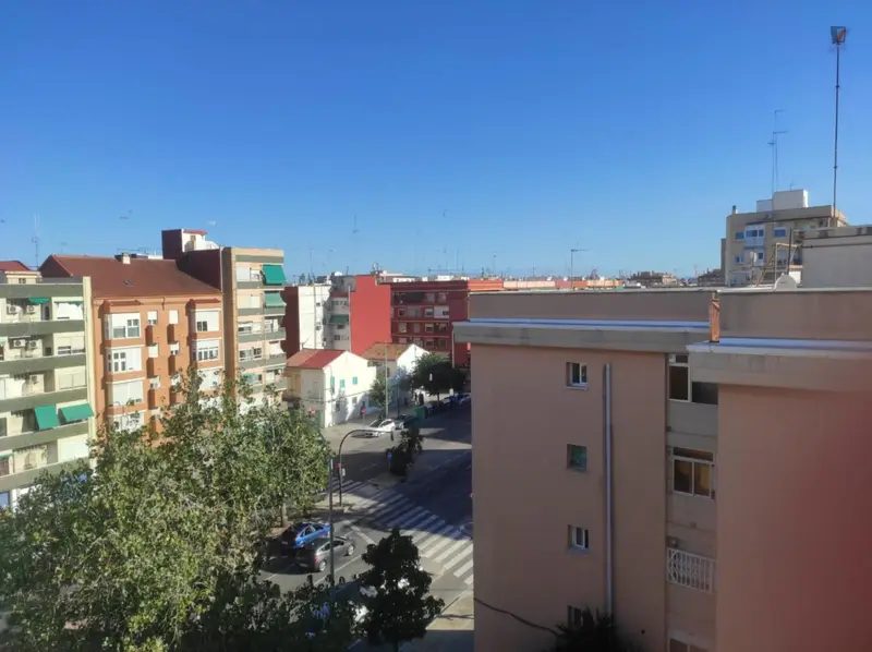 Piso de 4 Dormitorios con Area al Aire Libre