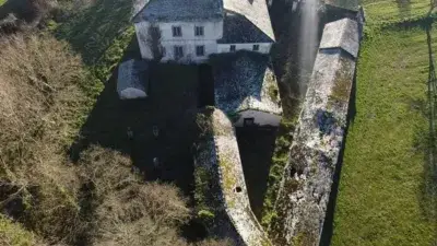 Casa Rústica con Historia: Antigua Central Hidroeléctrica en Mondoñedo