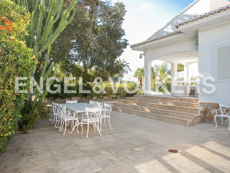 Chalet de Lujo en Gandia Playa con Piscina Privada