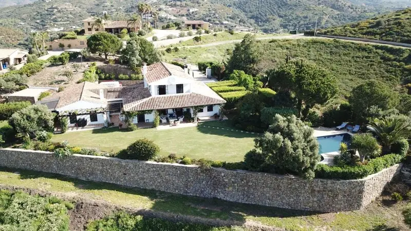 Casa Rural de Lujo con 4 Dormitorios y Anexo en Mijas