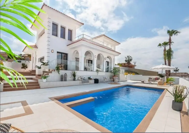 Villa en Venta Ciudad Quesada 3 Dormitorios Piscina Privada