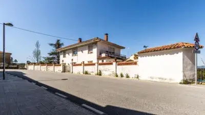Casa señorial en Vacarisses con amplio jardin y garaje
