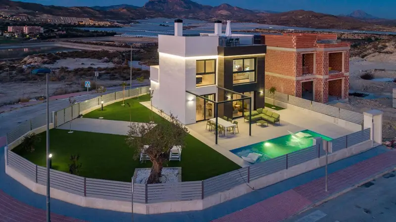Chalet en Venta Muchamiel Alicante Piscina Privada Vistas al Mar