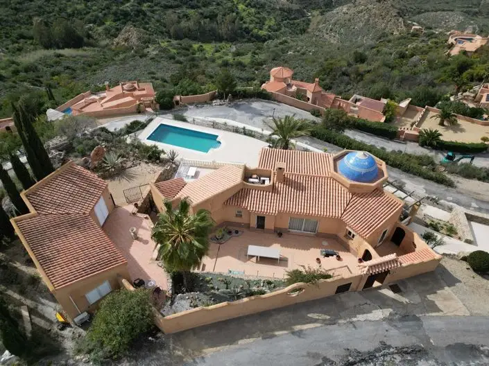 Villa 3 Dormitorios Sierra Cabrera Piscina Vistas