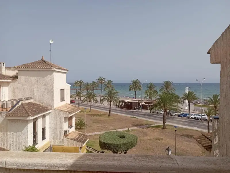 Adosado en alquiler en Santa Pola, Alicante