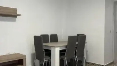 Piso Reformado en Castelar Ideal para Familias
