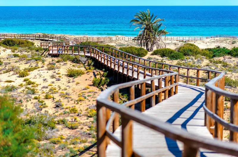 Bungalow en Gran Alacant con Piscina y Solarium - Cerca de la Playa
